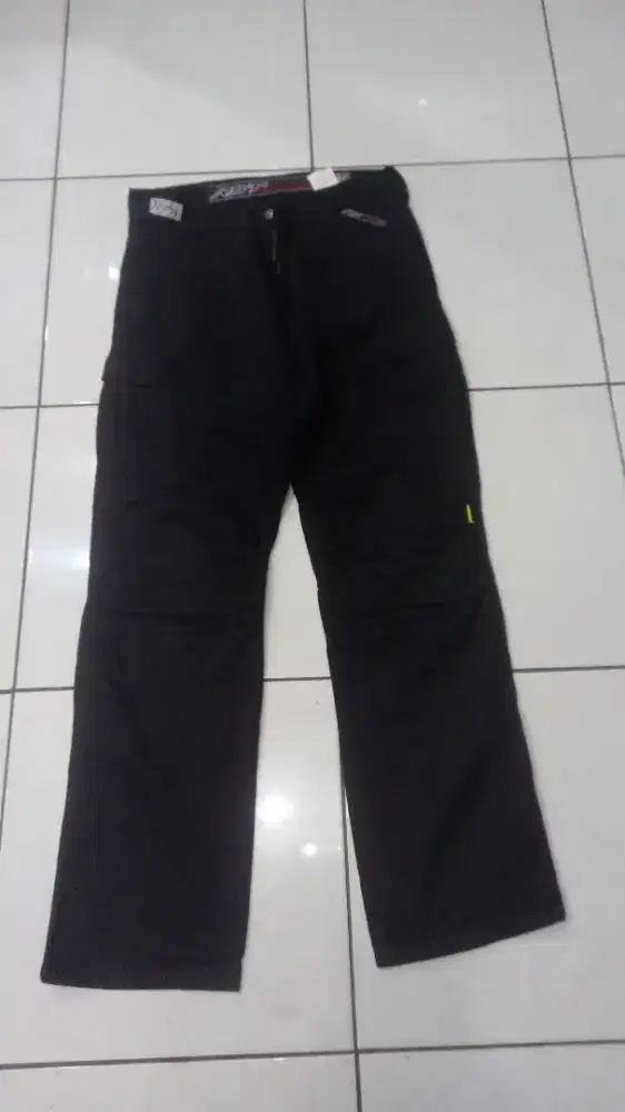 Celana cargo no.32/33 bisa