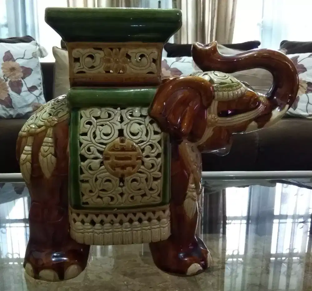 Pajangan Keramik GAJAH THAILAND