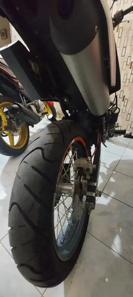 Motor simpanan warna abu2, jarang ada