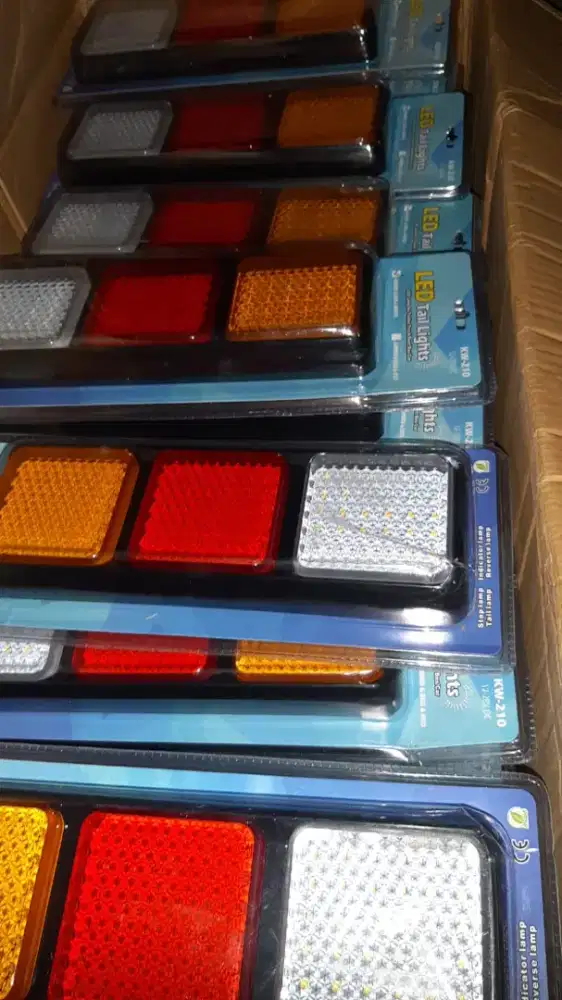 Aneka lampu, alarm, truk mobil