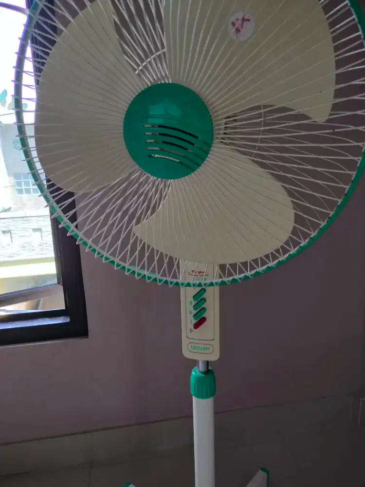 Kipas angin stand