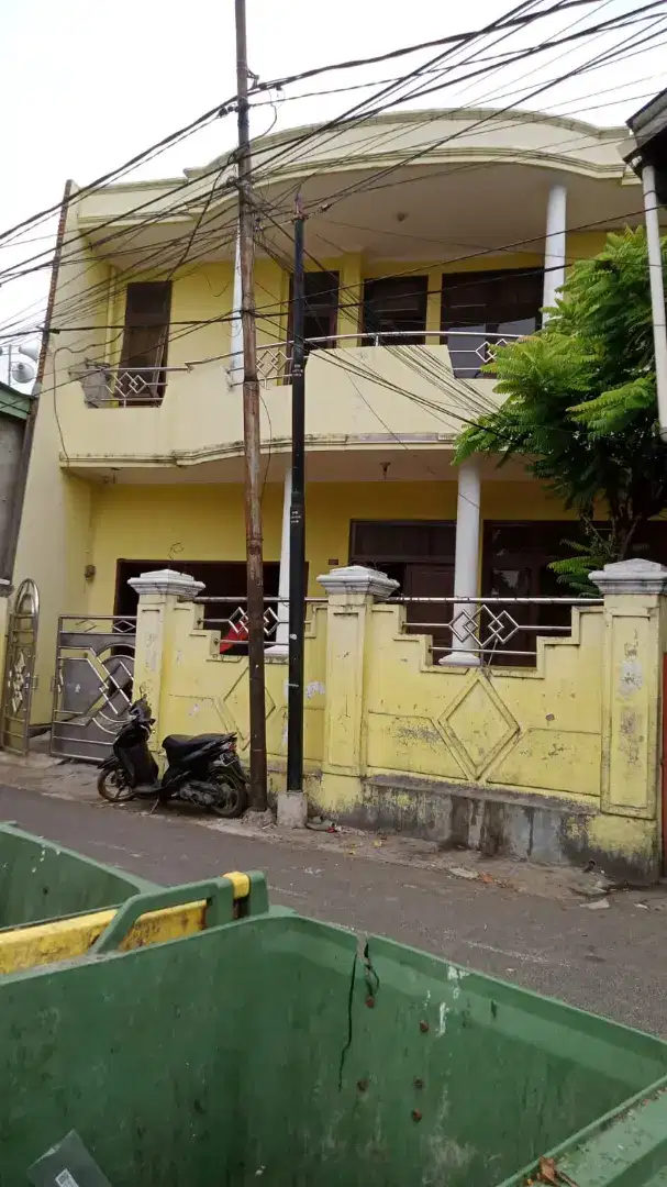 Rumah masih siap huni di jln. Kramat kwitang jakpus