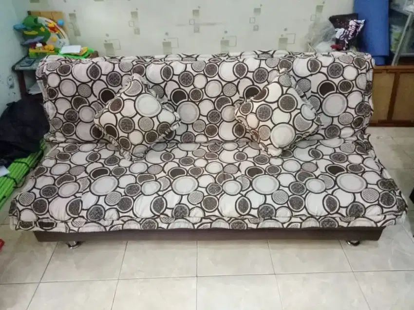 Dijual cepat, Kasur sofa serbaguna