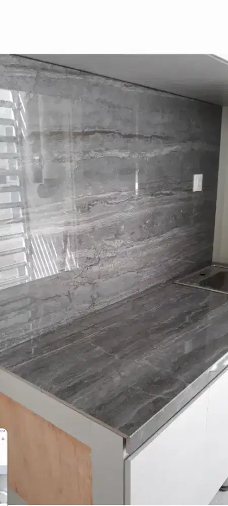 Keramik tebal 12 mm ukuran lihat di deskripsi