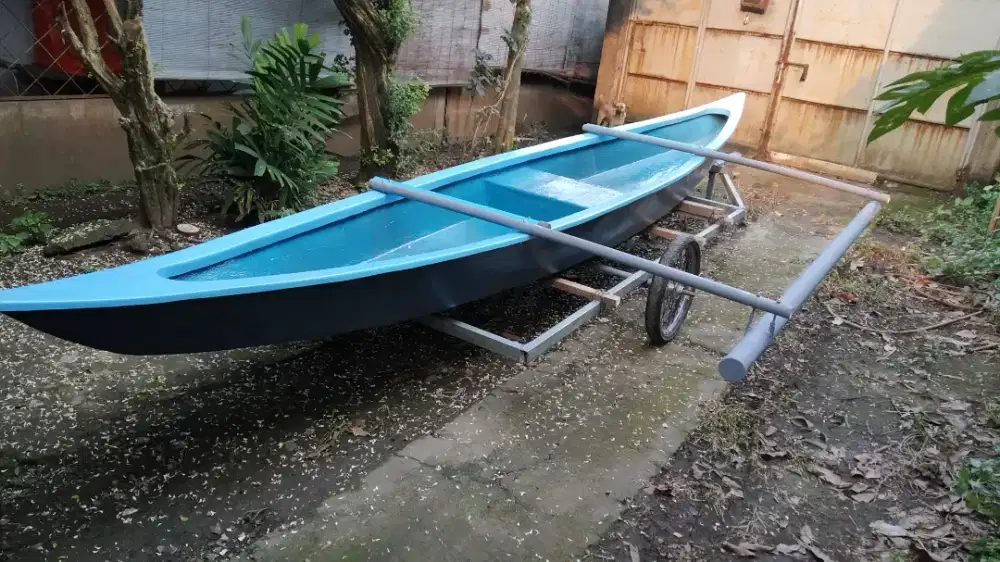 Perahu Mancing Fiberglass