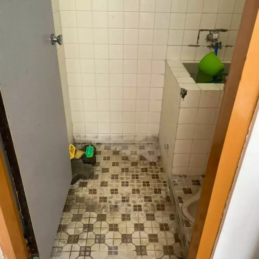 Bersih Bersih Kost-kostan Dan Kamar Mandi