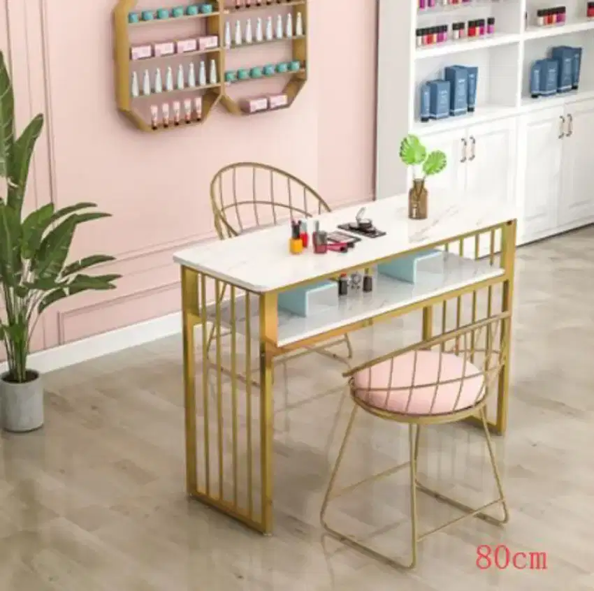 Menerima tempahan pembuatan meja nail art.cermin salon badrop dll