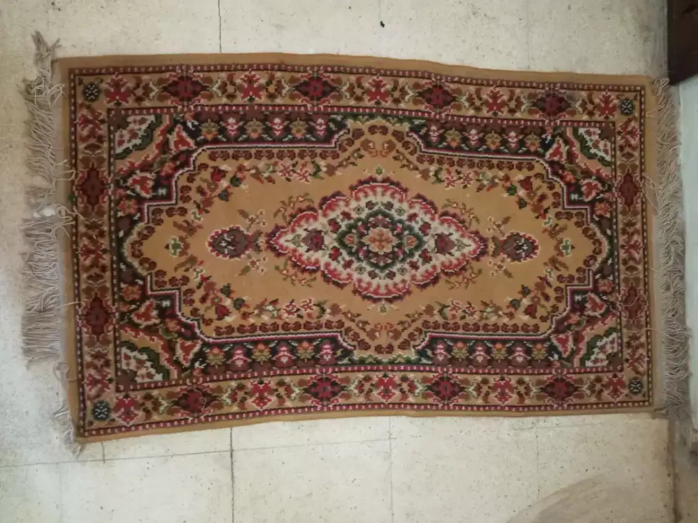 Karpet coklat vintage