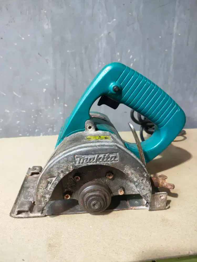 mesin potong kramik makita4100nb