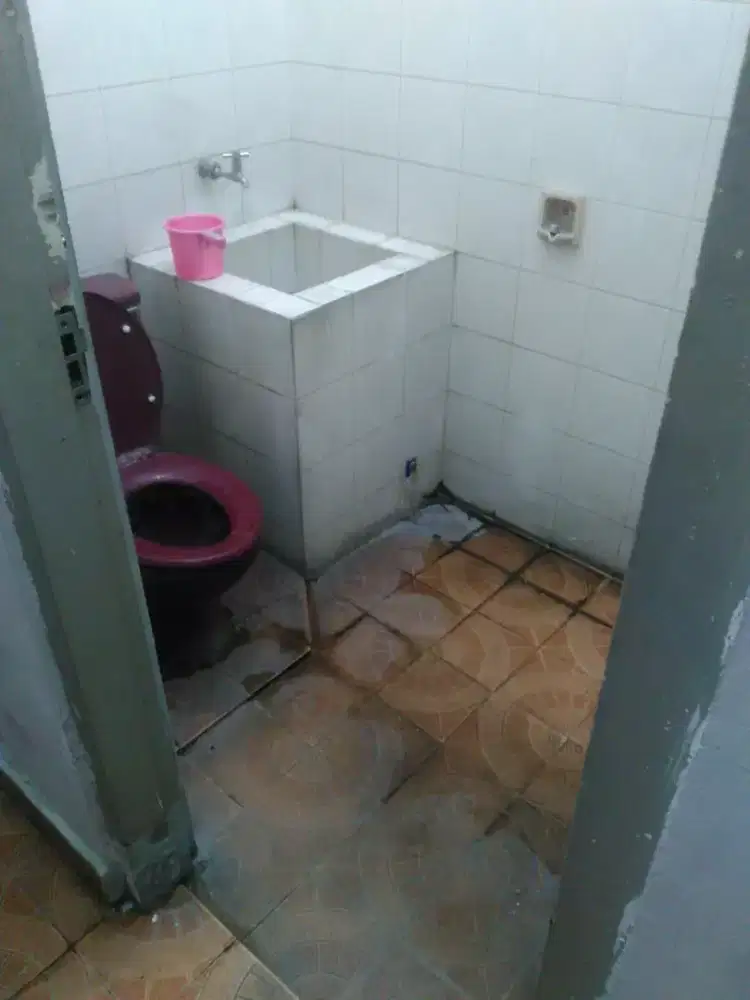 Panggilan Kebersihan Kerak Kamar Mandi