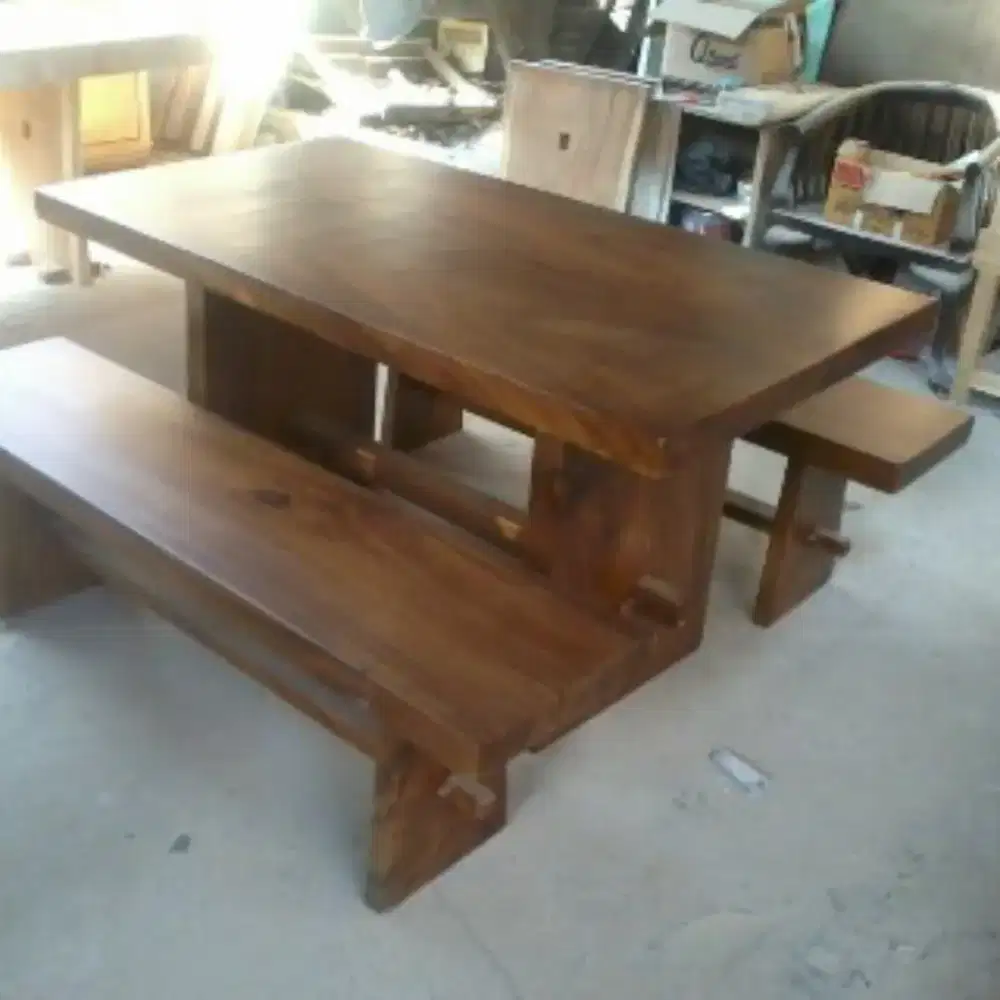 Meja Makan Kotak Trembesi Solid 150cm