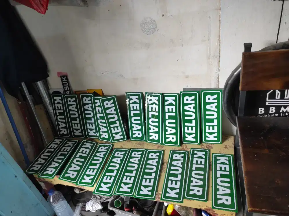 Rambu Evakuasi 10 x 30