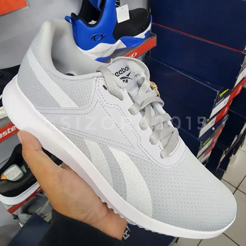 Sepatu 2025 reebok original