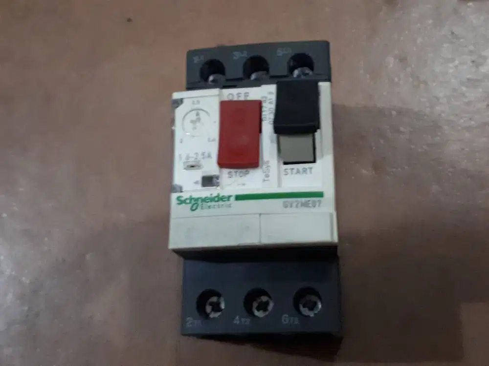Schneider Electric Motor Circuit breaker GV2-ME07 0.75KW (A-851)