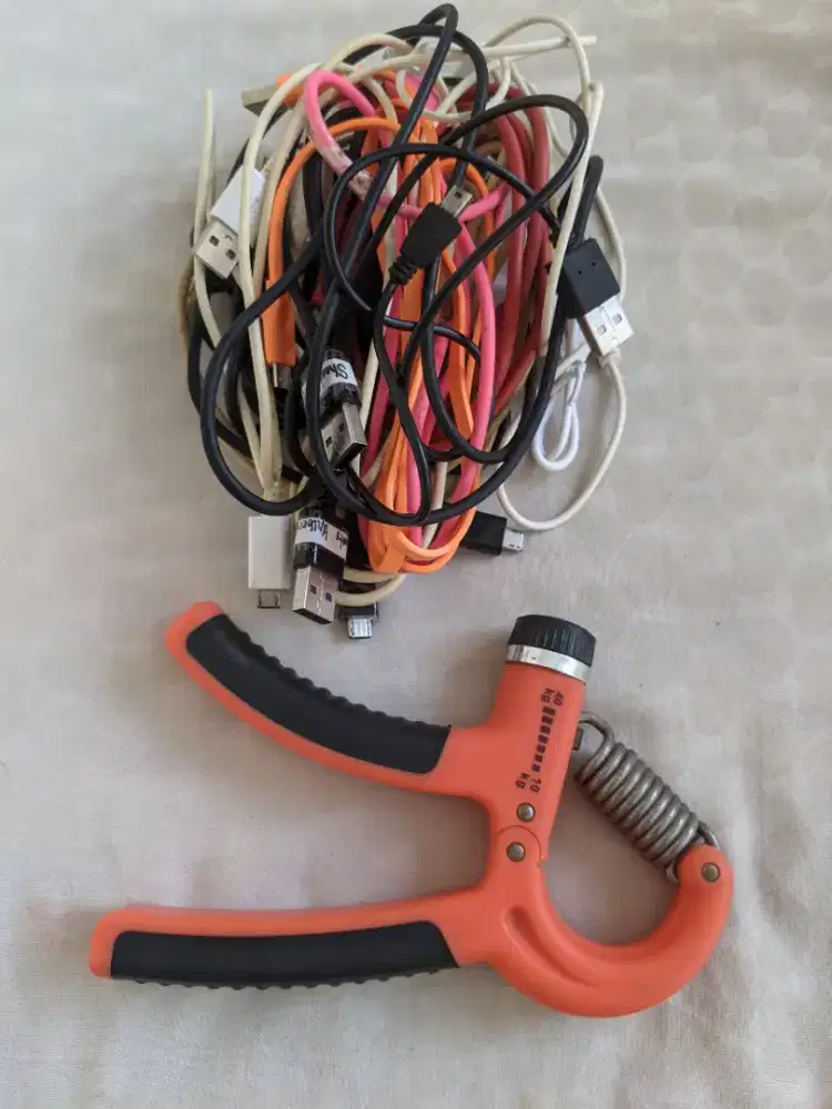 Grip Latihan Cengkram Gratis Kabel Banyak