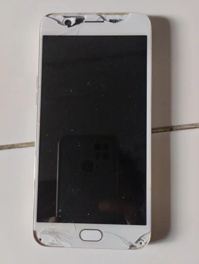 Jual santai aja kondisi hp sesuai gambar minus lcd dan hp aja