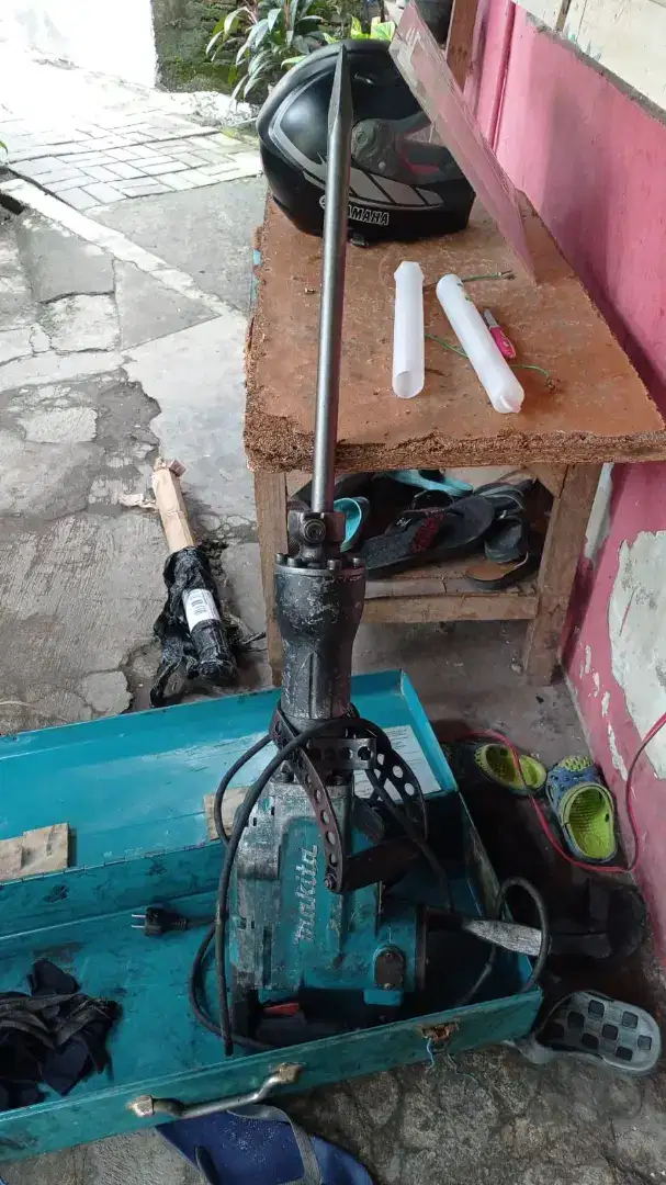 Jack hammer daya listrik 1.100 watt