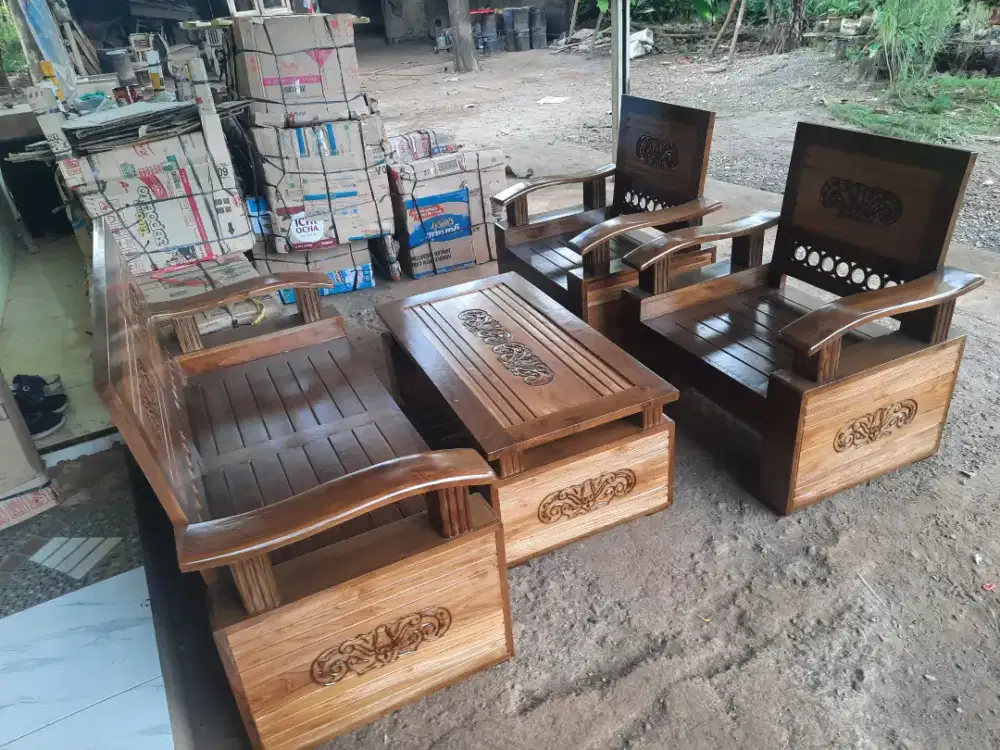 Kursi Tamu Lengan Lengkung Ukiran