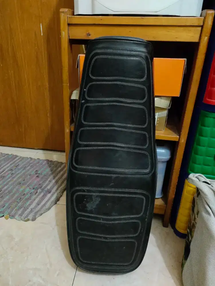 Jok Motor Honda CB100