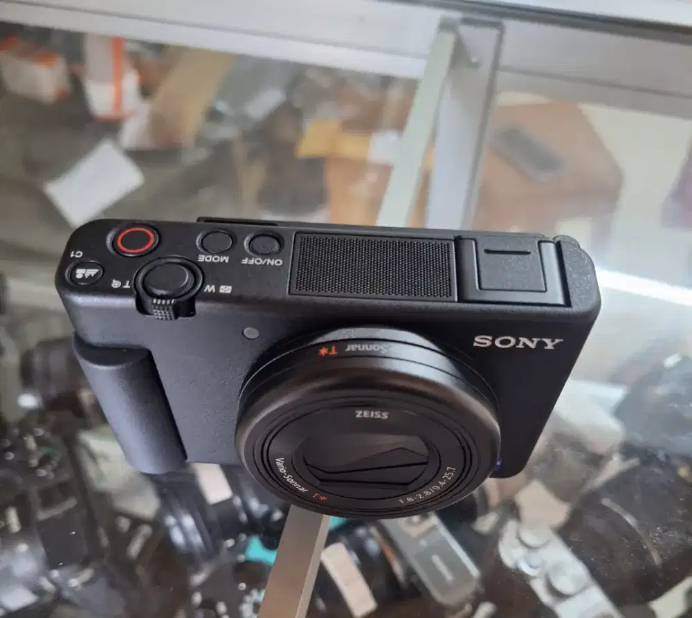Kamera Mirrorless Sony Digital ZV-1 Vlog Video