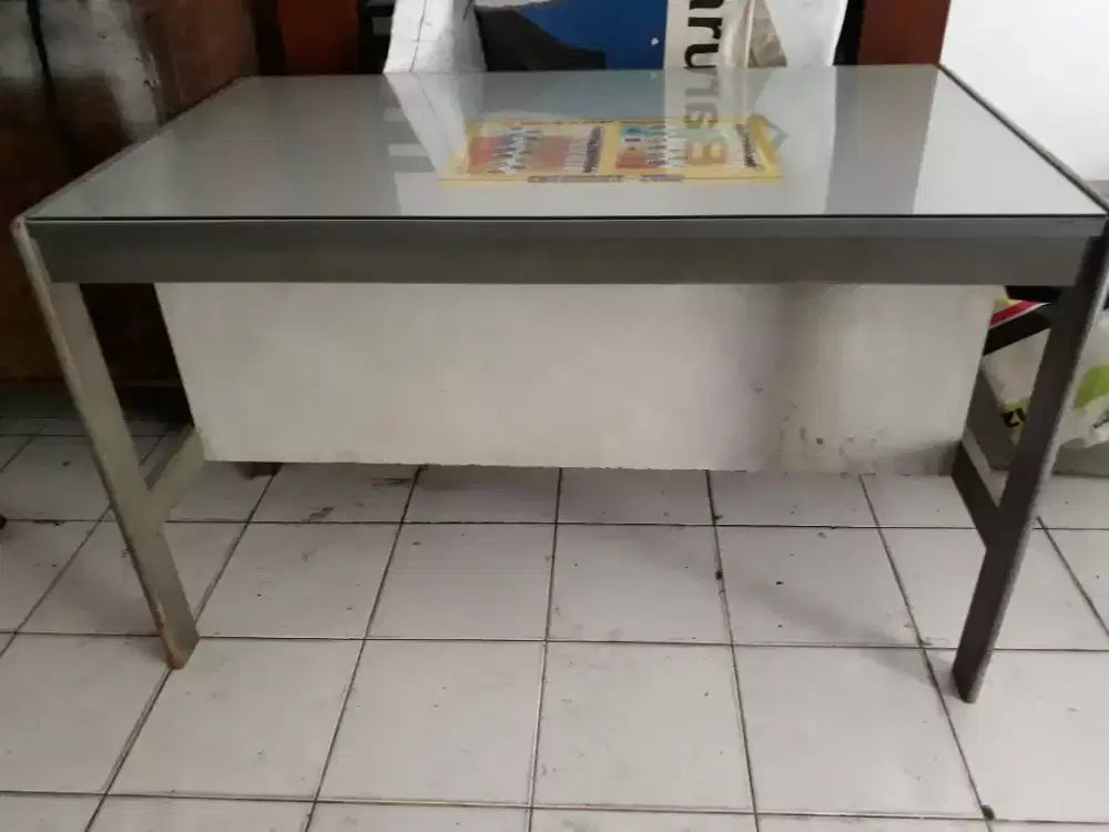 Meja kerja / belajar ukr. 175 x 72 x75cm