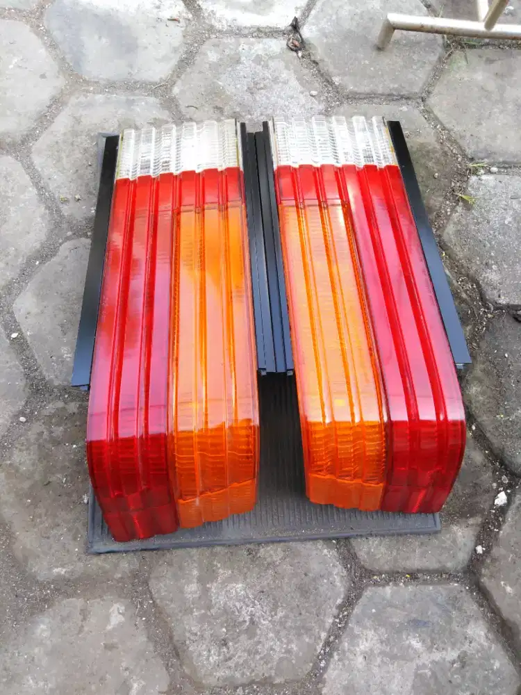 Lampu Stoplamp mazda 323 seri BD 83-87 ORIGINAL prima