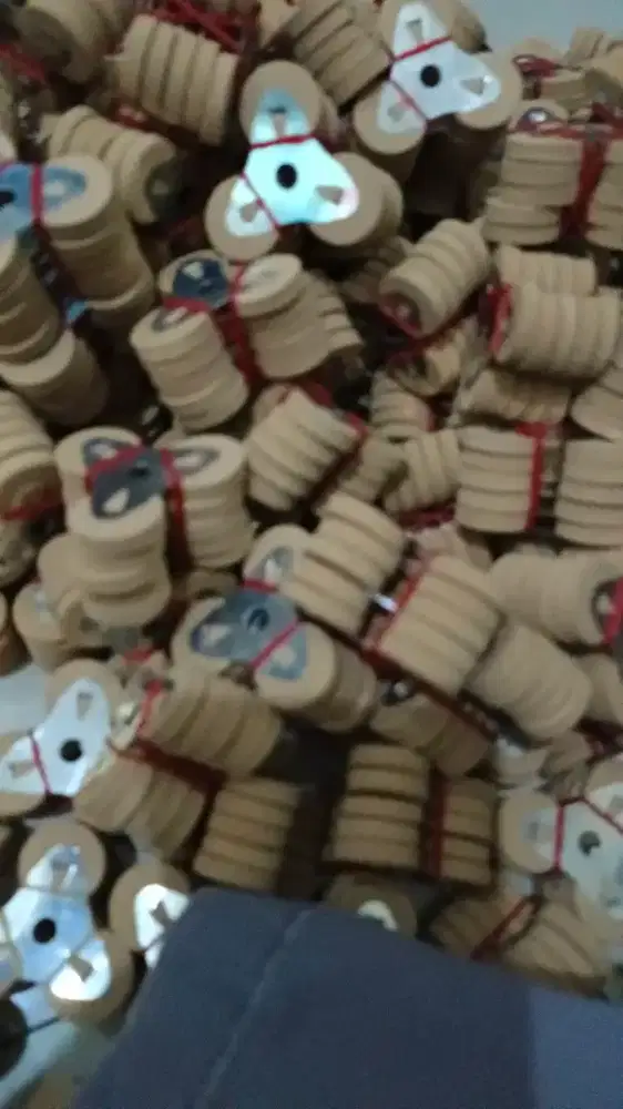 Pelampung apung minyak lilin k3 bahan busa karet 1pack isi 100 pcs