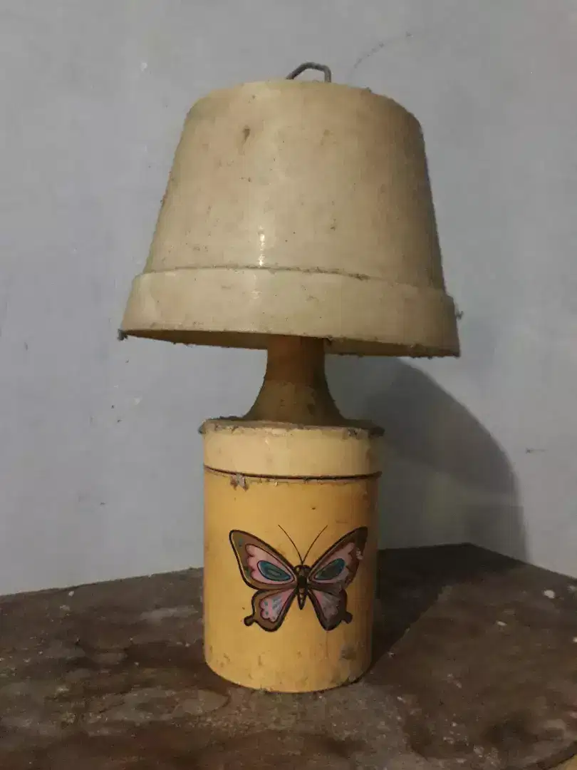 Lampu meja jadul mantul