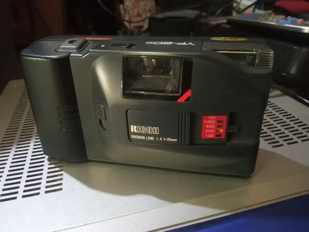 Camera Ricoh type YG 20 D normal tapi lampu blitz nya mati
