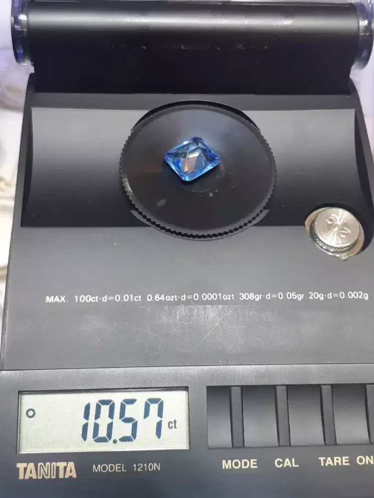 Batu permata kalimantan  Topaz 2 bh