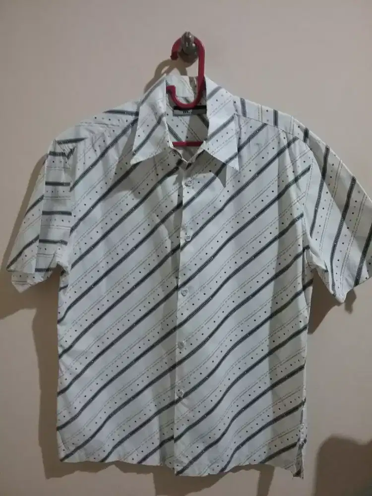 KEMEJA M231 SIZE L KONDISI 99%