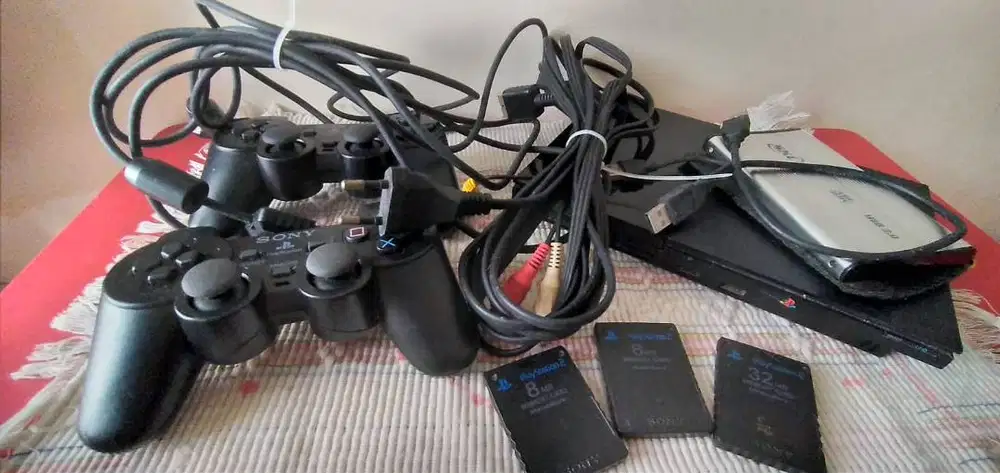 Playstation PS 2 Slim Harddisk BONUS converter AV2VGA converter