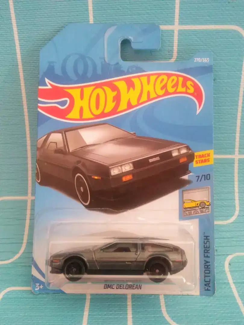 Hot Wheels Reguler DMC Delorean Error Hadap Kiri