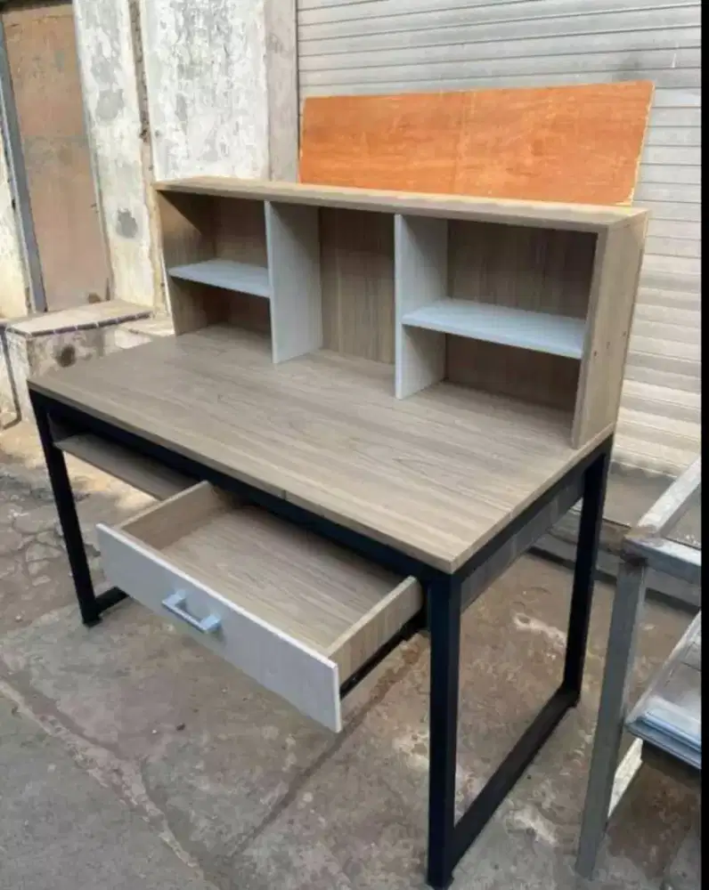 meja kerja induatrial