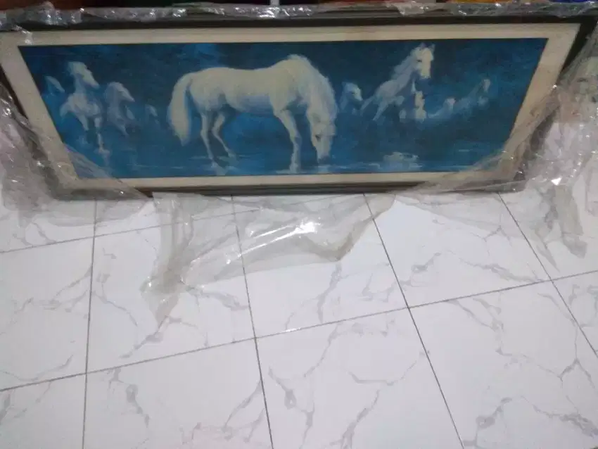 Lukisan kuda pajangan/gantungan rumah ukuran 178x70 bingkaikaca