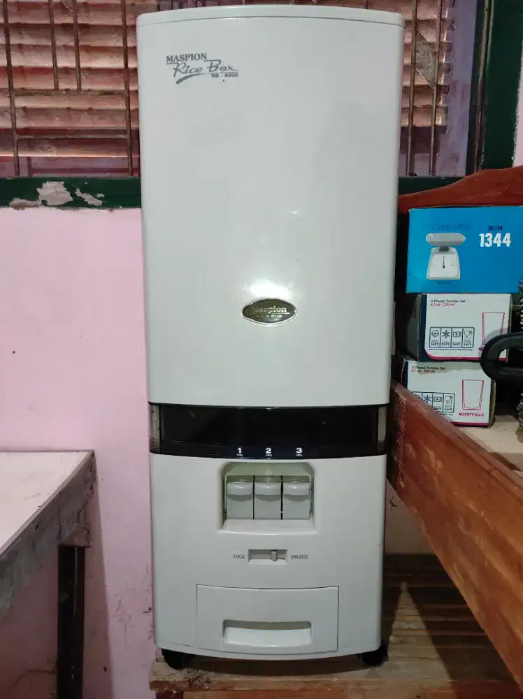 Rice Box Tempat Penyimpanan Beras MASPION 60 KG