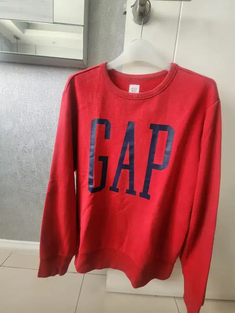 300. Crewneck GAP