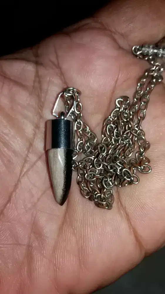 Liontin les kelor poleng bali