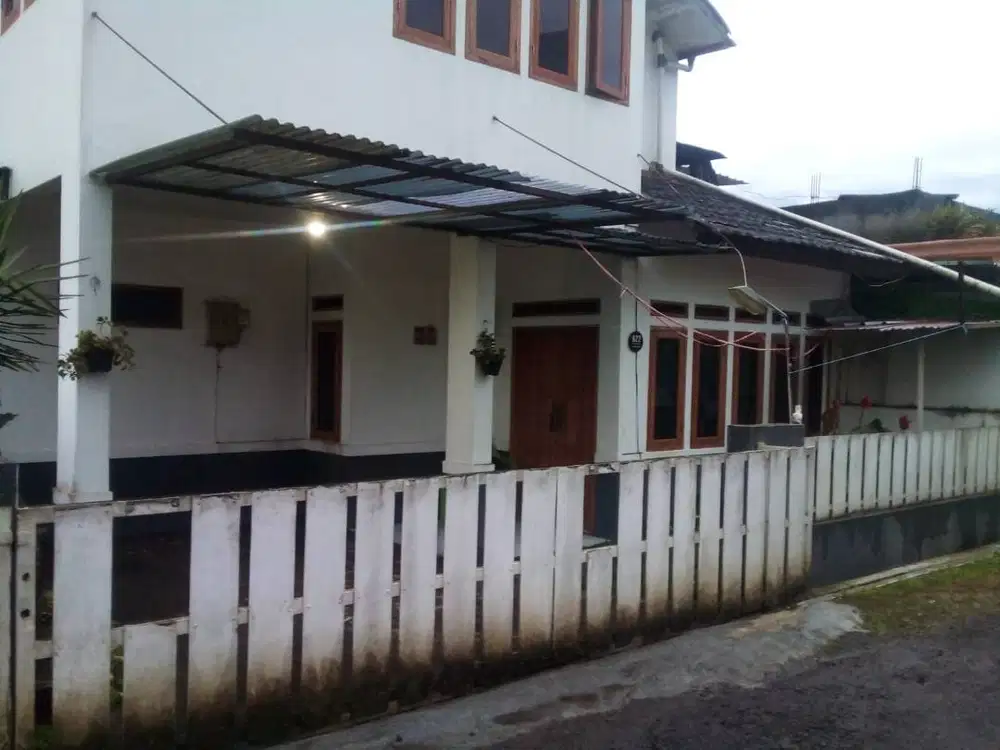 Dijual rumah di lembang semi furnished