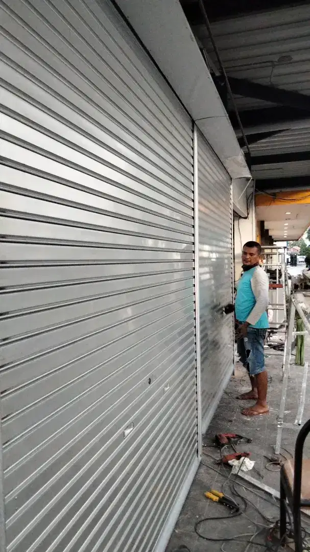 Pintu polding gate dan rolling door