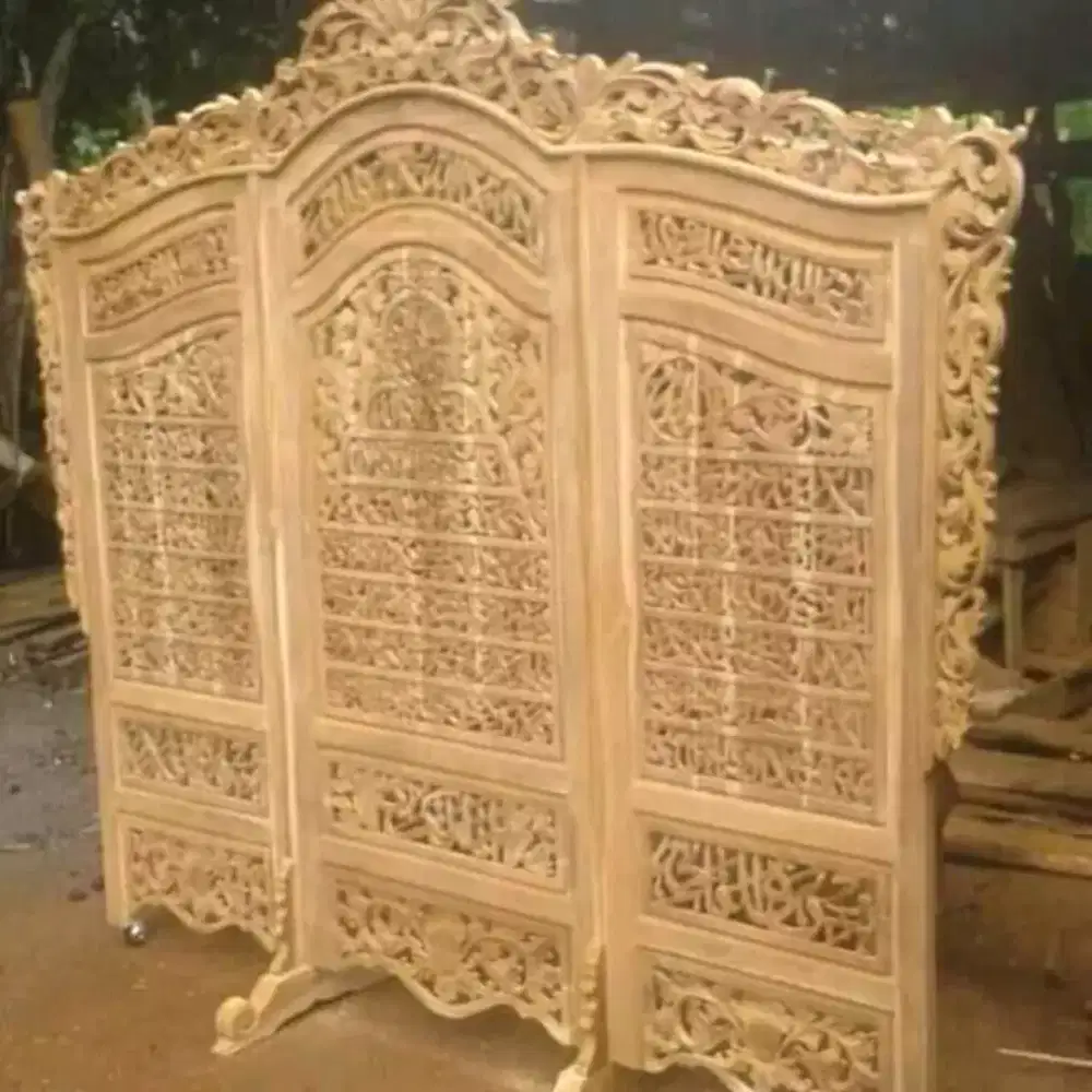 Sketsel kaligrafi ukir ayat kursi materil kayu jati ukuran p2,5xT225