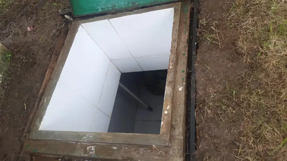 JASA KURAS TANDON AIR  ATAS BAWAH SURABAYA SEKITAR