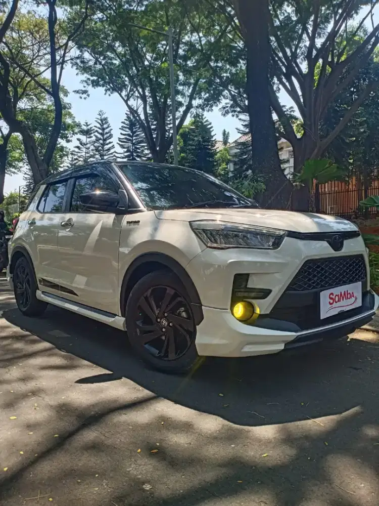 TOYOTA RAIZE 1 0 TURBO GR SPORT AT TWO TONE 2021 PUTIH Mobil Bekas