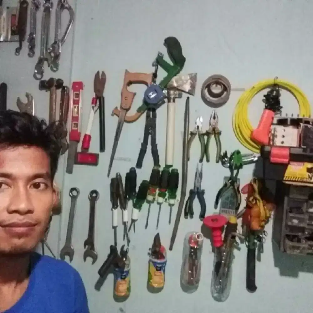 Tukang listrik panggilan dadakan