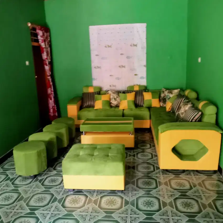 Sofa sudut beranak minimalis