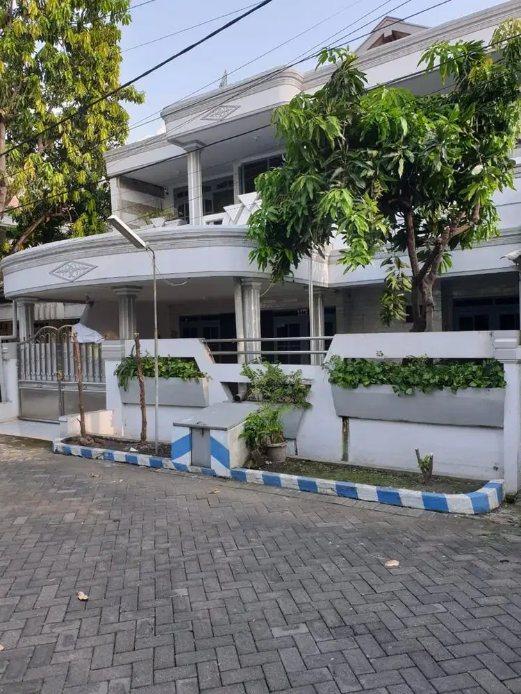 Rumah Asri 2 lantai, dekat Bandara, Rungkut Industri dan akses tol