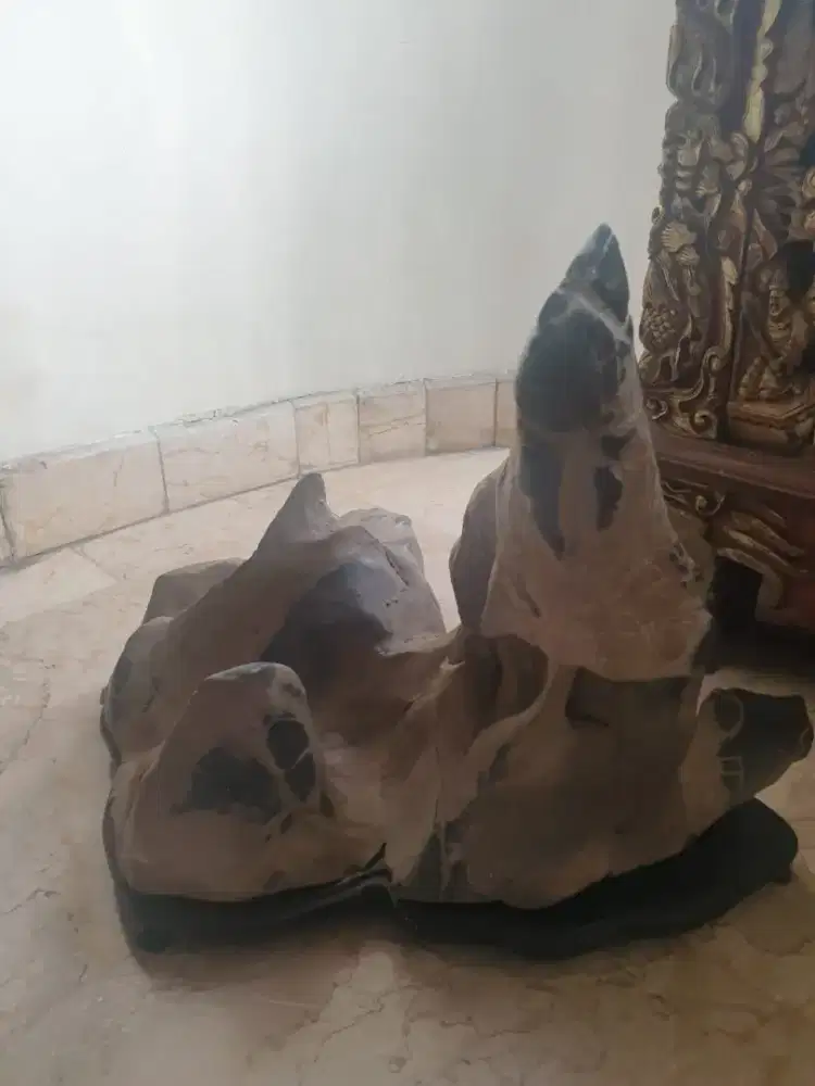 Pajangan batu suiseki