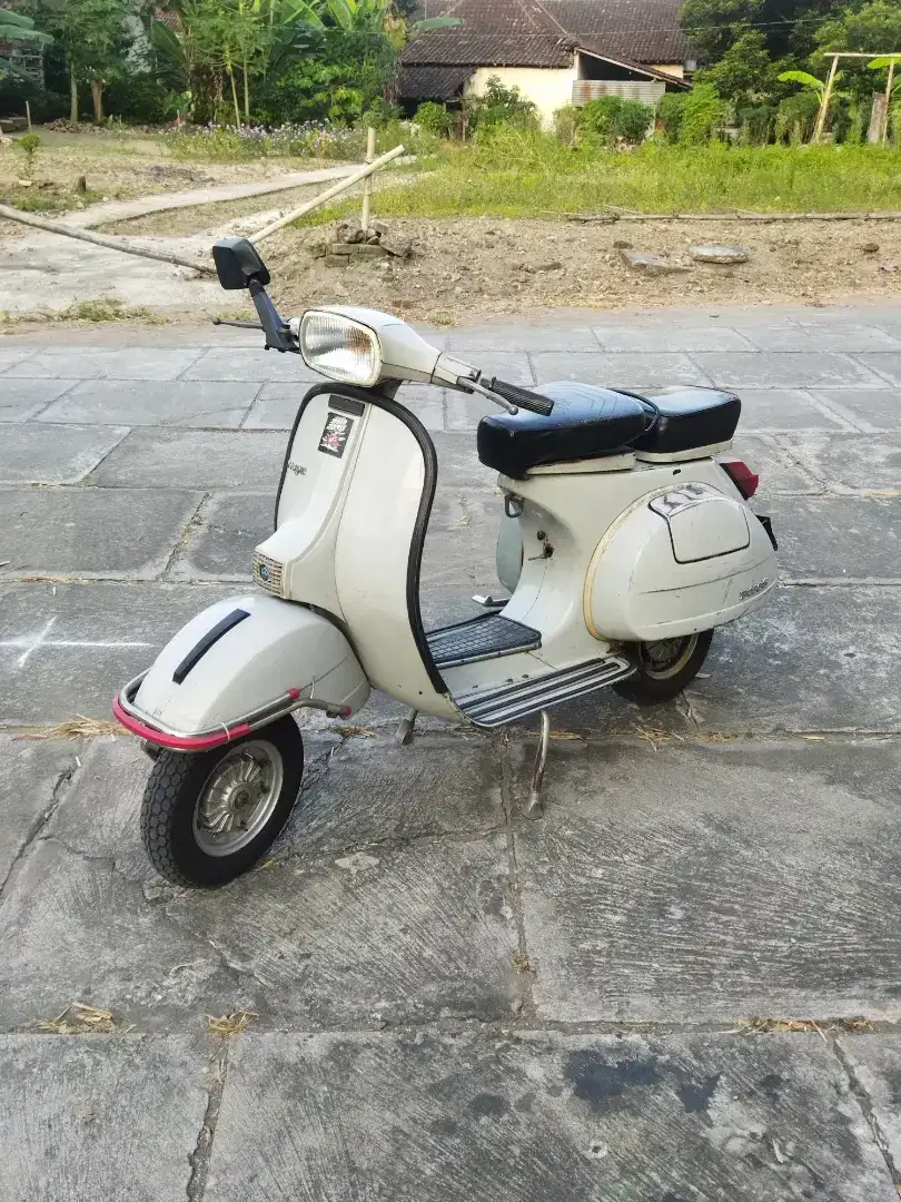 Vespa P150S strada 1986