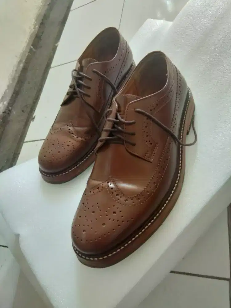 Sepatu kulit size 41 merk Wood - COD Denpasar