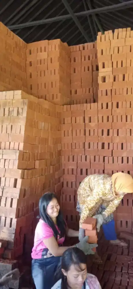 Pasir pasang / cor bata merah